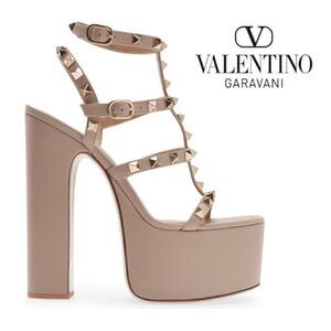 Valentino Garavani Rockstud Platform Heels Nude Size 39.5